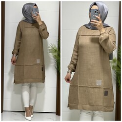 moda sura - 2025 K30 VİZON KARE TAŞ BASKILI KETEN TUNİK